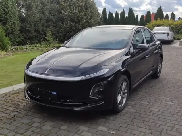 Hongqi E-QM5, 2026