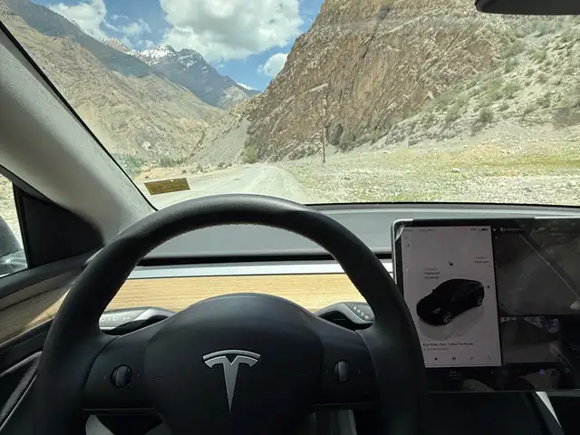 Tesla Model Y, 2022