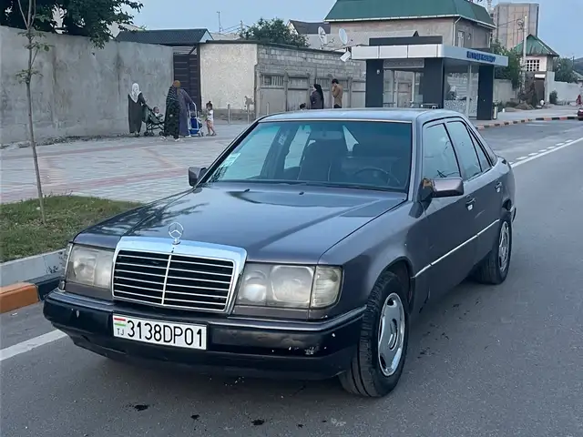 Mercedes-Benz W124, 1992