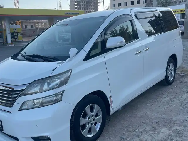 Toyota Vellfire, 2011