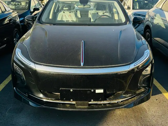 Hongqi E-QM5, 2025