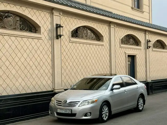Toyota Camry, 2011