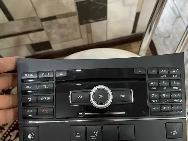 Автомагнитола w212